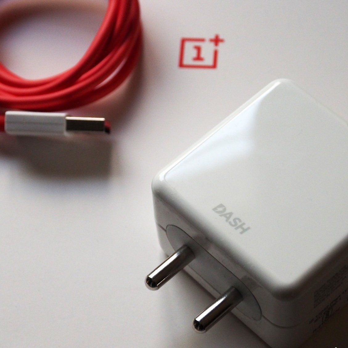 OnePlus Dash Power Adapter & Type-C USB Cable